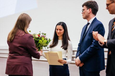 Symbolbild zum Artikel. Der Link öffnet das Bild in einer großen Anzeige.